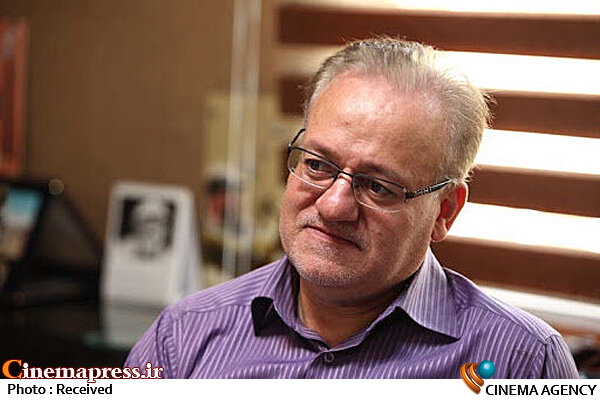 شورا فیلمنامه‌ای را بی‌دلیل رد یا تایید نمی‌کند.