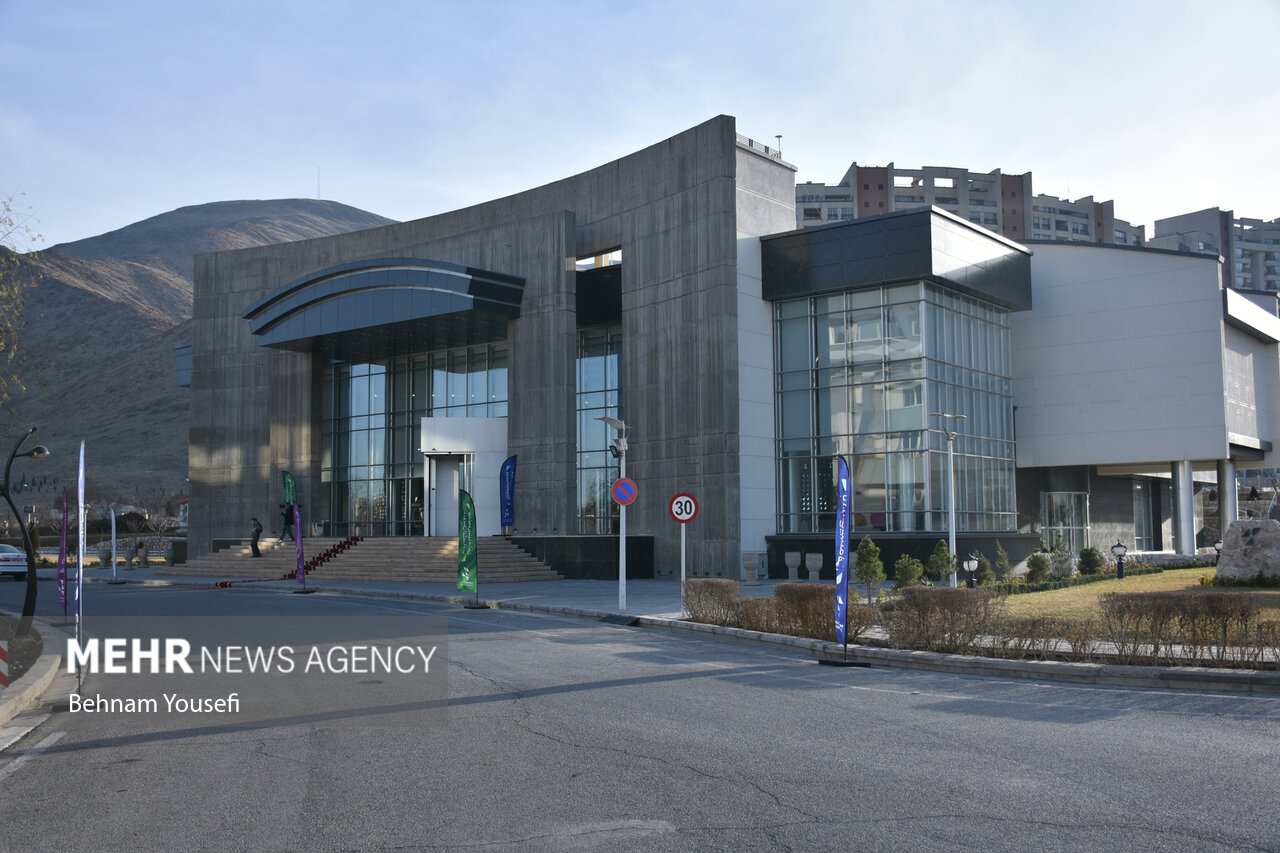 پردیس سینمایی پروین اعتصامی اراک